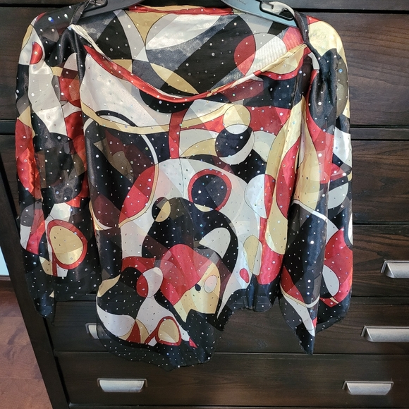 Beautiful Tunic with sequins - Picture 4 of 4